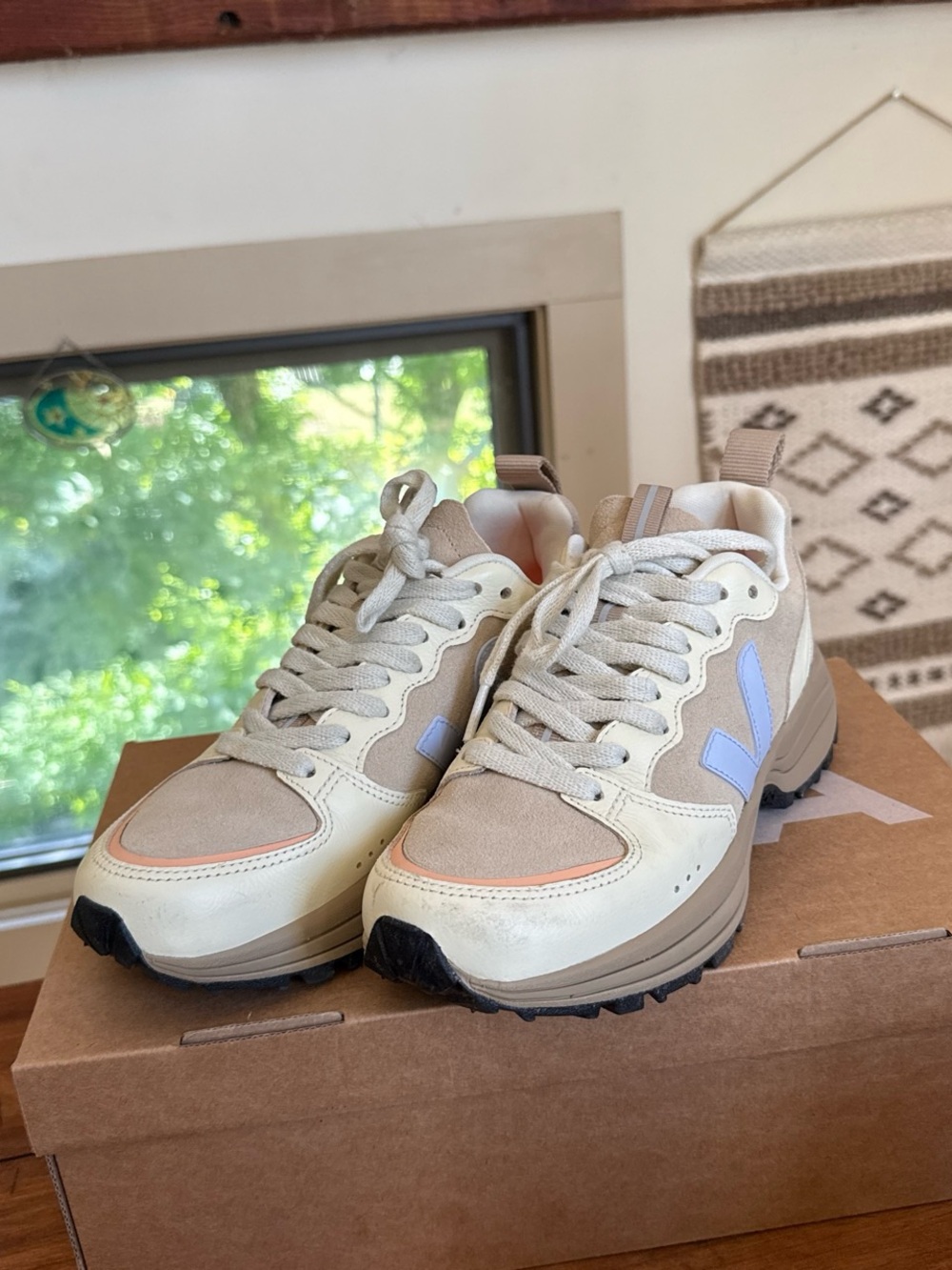 Veja Venturi sneakers